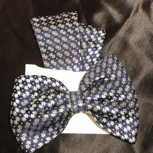Bow tie.